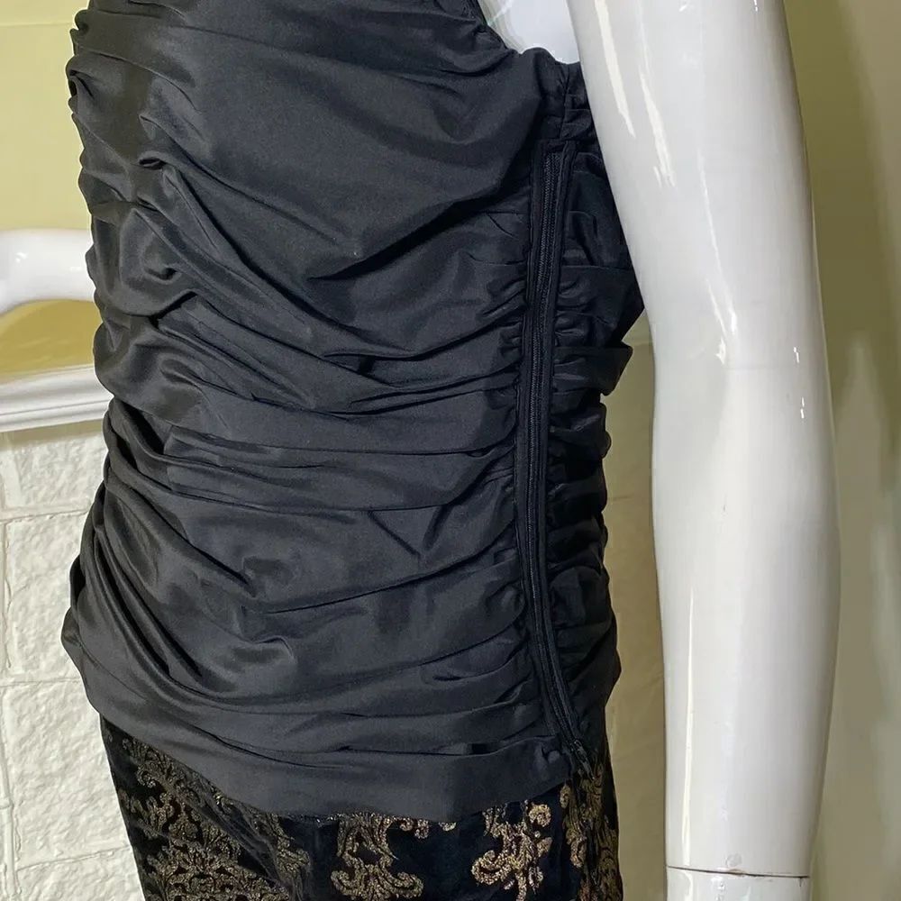 Calvin Klein Rushed Sleeveless Top - Picture 9 of 16